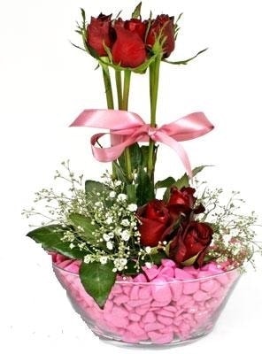 Ankara çiçek firmamızdan Camda kırmızı güller Ankara çiçek gönder firması şahane ürünümüz