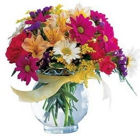 Ankara Kızılay çiçekçilik görsel ürün modeli  Özel hisler çiçeği karışık mevsim vazosu Ankara çiçek gönder firması şahane ürünümüz